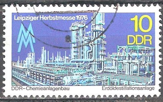 Feria de otoño en Leipzig,1976 la planta de destilación de petróleo (DDR).