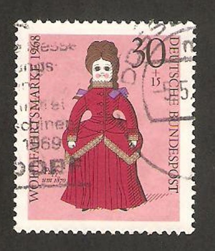 438 - Muñeca de Nuremberg