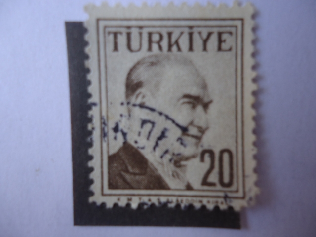 Kemal Atatürk (1838-1938) Primer presidente