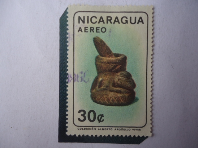 METATE-Piedra de Moler - Colecció:Alberto Arguello Vicas- Antiguedades Nicaraguenses