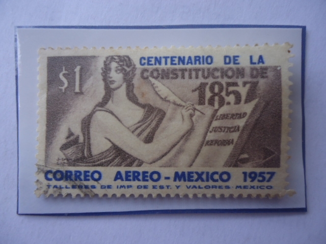 Centenario de la Constitución de 1857 - Figura Alegórica escribiendo las Leyes