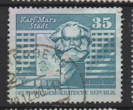 Munumento Karl-Marx