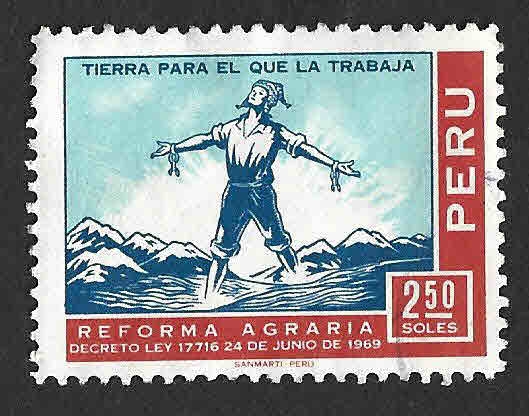 519 - Promulgación de la Ley de Reforma Agraria