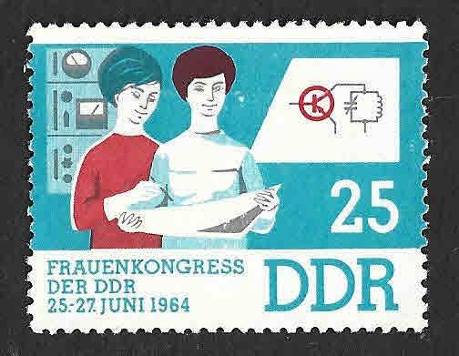 704 - Congreso Nacional de Mujeres (DDR)