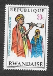 Stamps Rwanda -  344 - Traje Nacional Africano