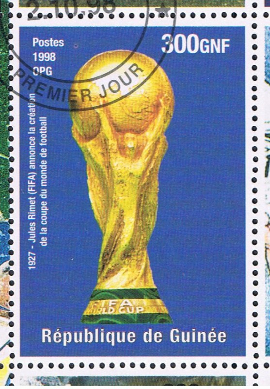 1927 Jules Rimet (FIFA) anonce la création de la coupe du monde de football