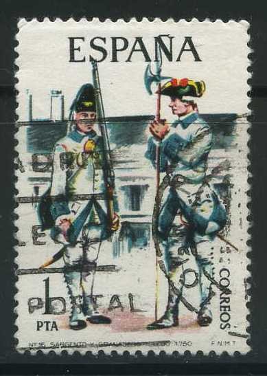 E2236 - Uniformes militares