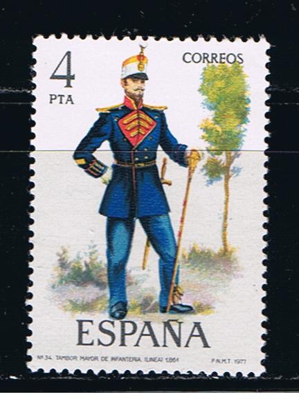 Edifil  2384  Uniformes militares.  