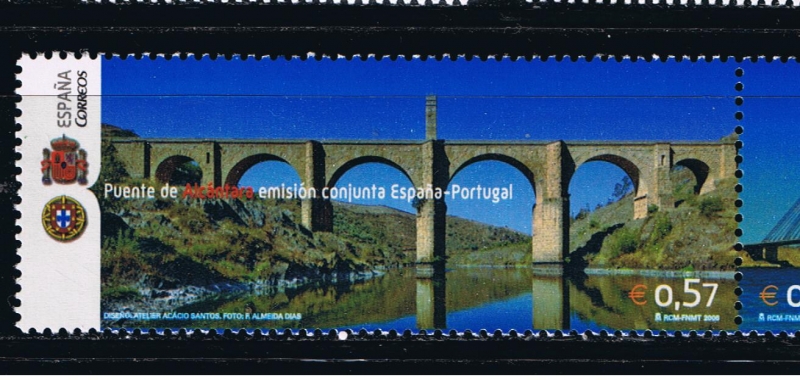 Edifil   4263  Puentes Ibéricos. Emisión conjunta con Portugal.  